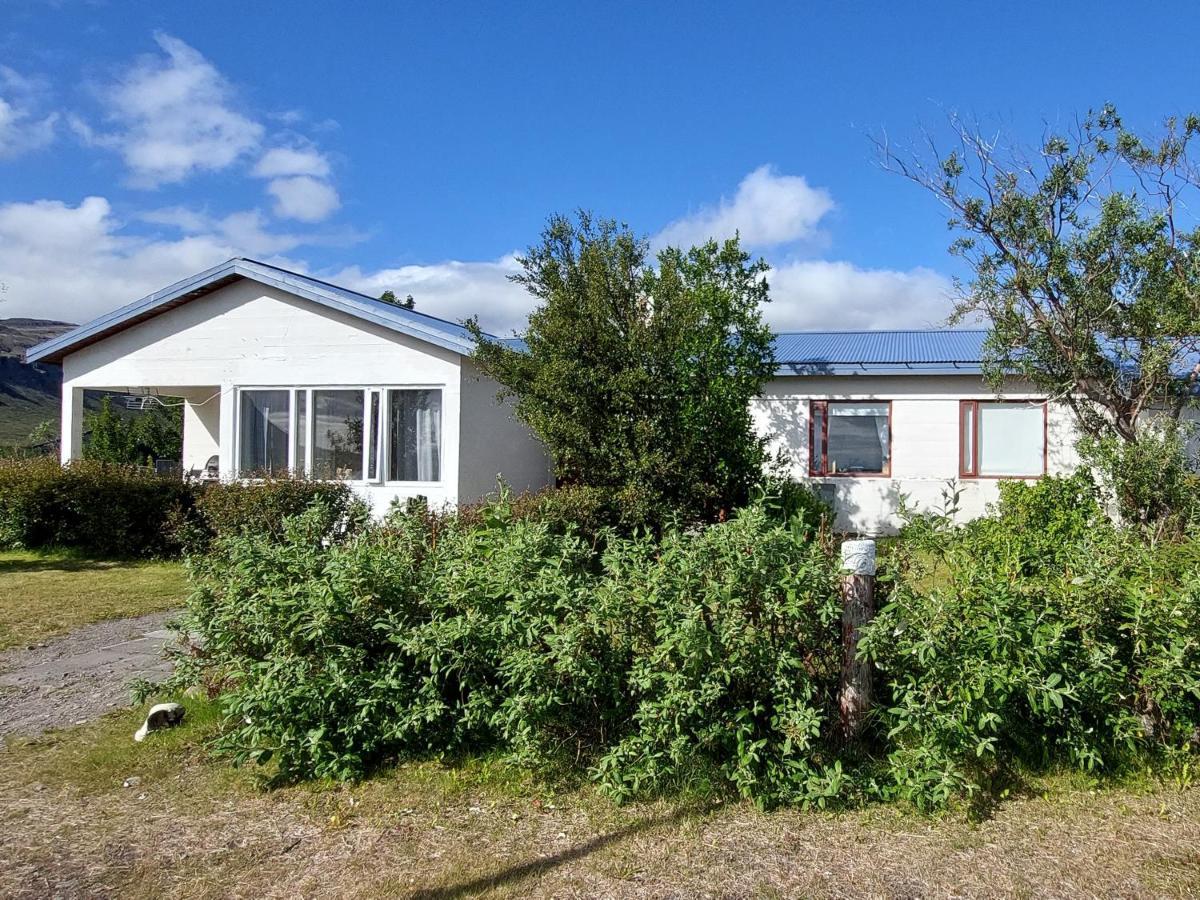 Mora Guesthouse Hagi  Екстер'єр фото