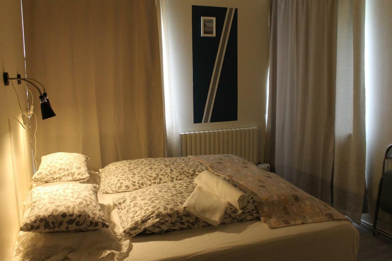 Mora Guesthouse Hagi  Екстер'єр фото